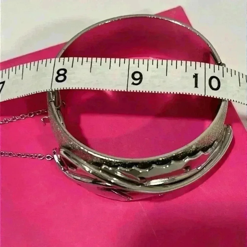 Cuff bracelet - Picture 4 of 6